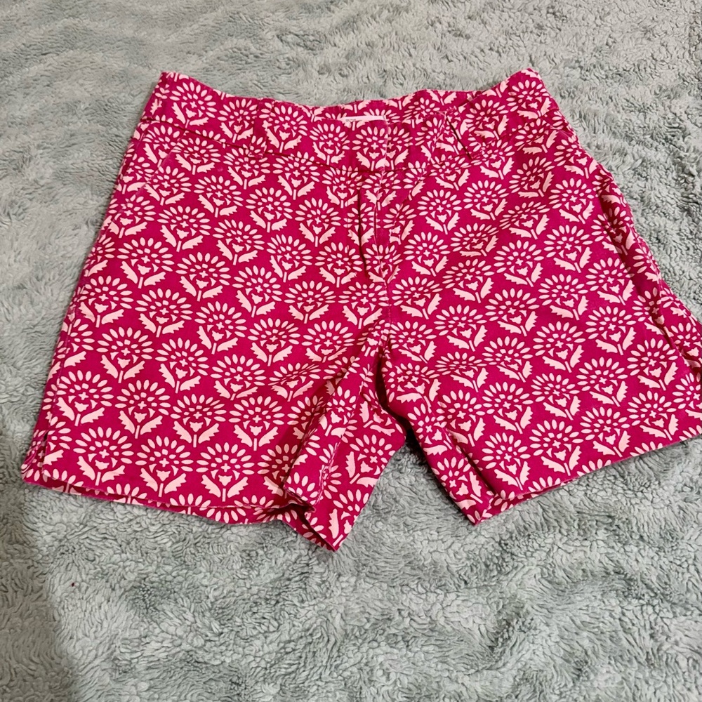 Loft Riviera fuschia and white patterned 6” shorts size 2